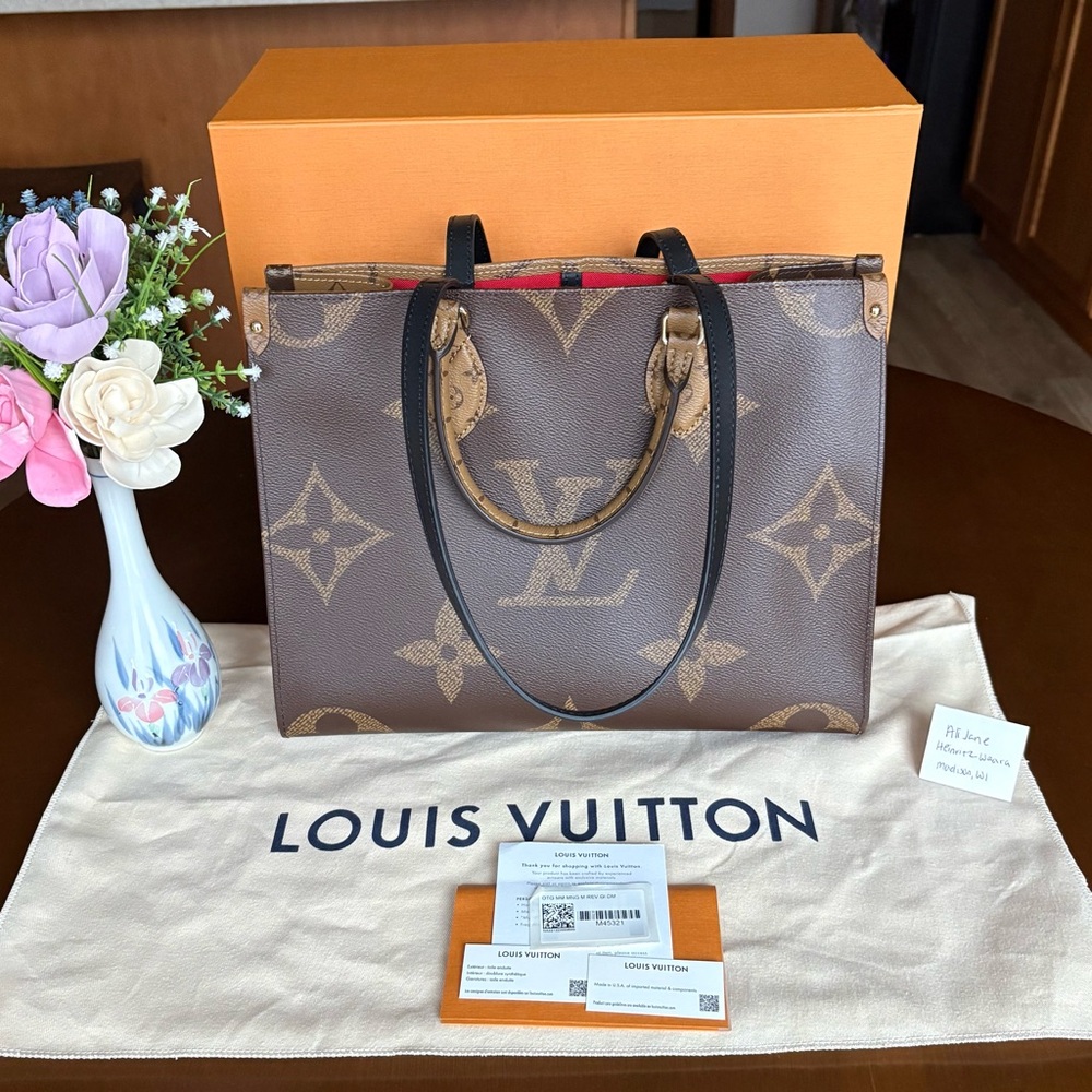 🩷sold🩷Louis Vuitton Onthego MM shoulder tote bag